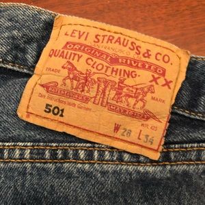 501 vintage Levis 28x34 boyfriend mom jeans